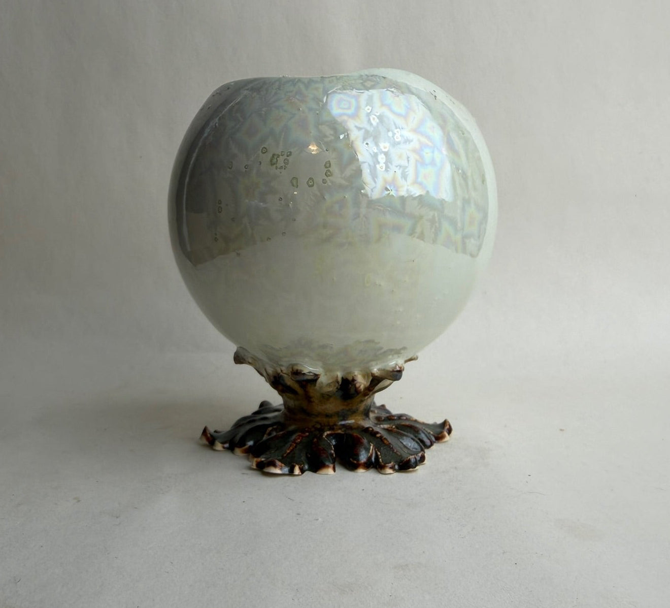 White Crystal Ball Planter